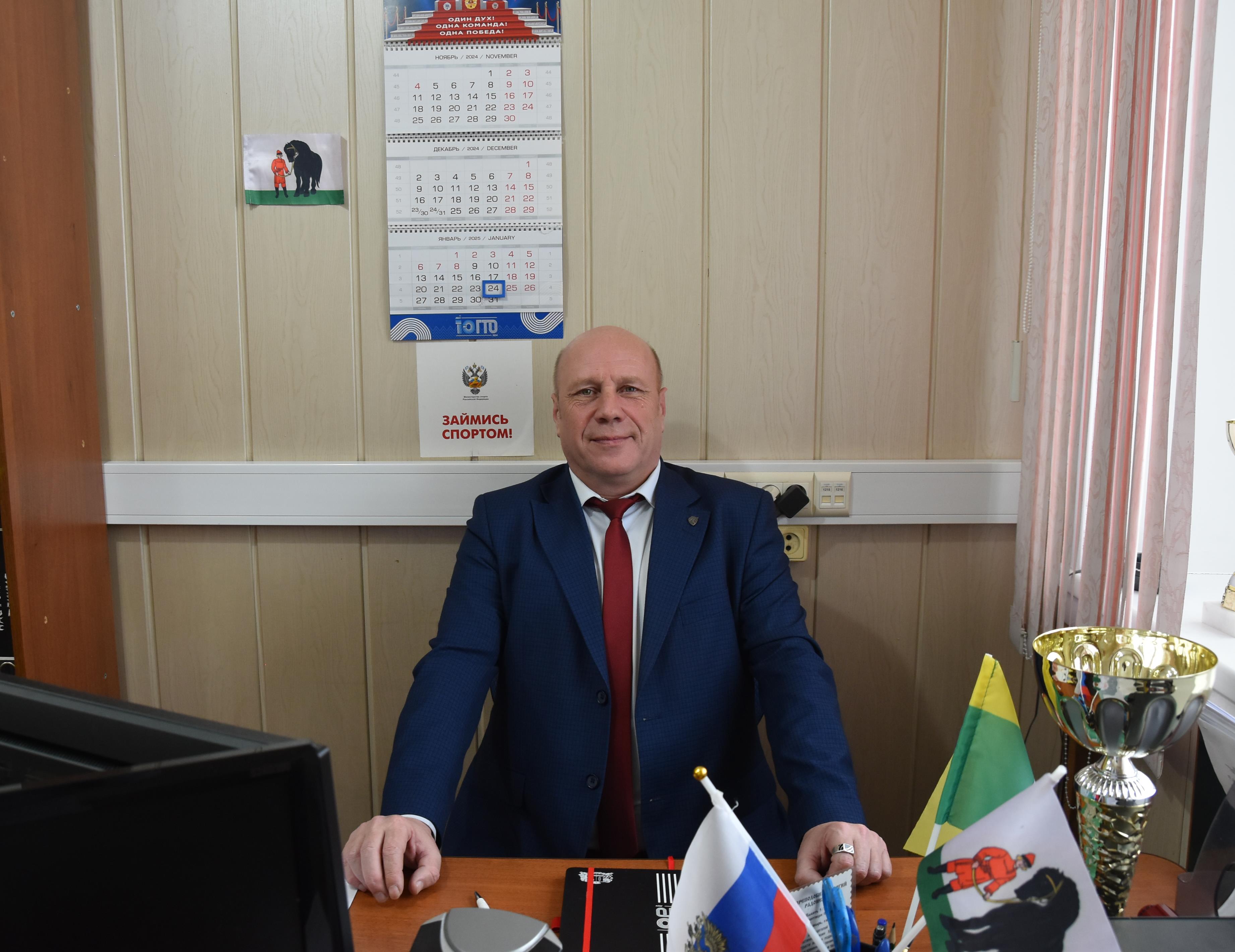 Хомяков Сергей Александрович.