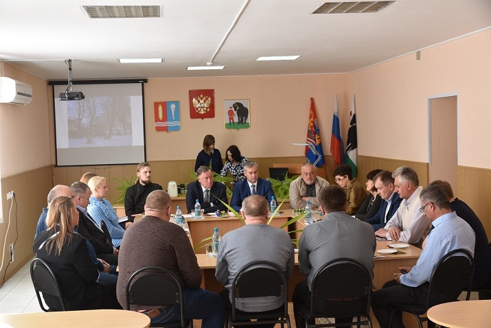 Осуждение вопросов благоустройства территории с предпринимателями города. Осуждение вопросов благоустройства территории с предпринимателями города.